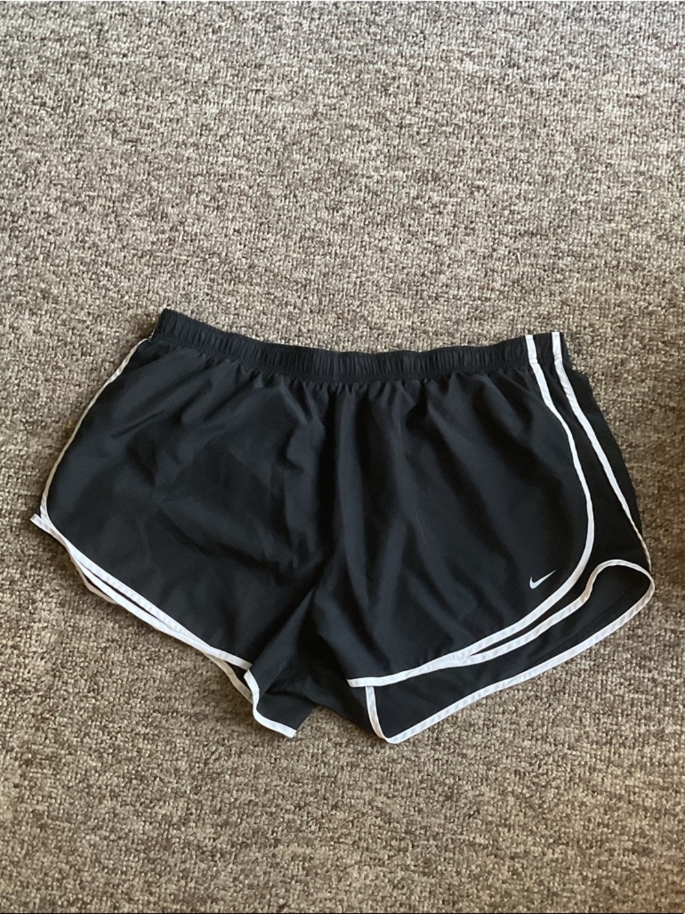 Nike Women’s Plus Size Dri-Fit Tempo Running Shorts Size 2X Black w/White Trim